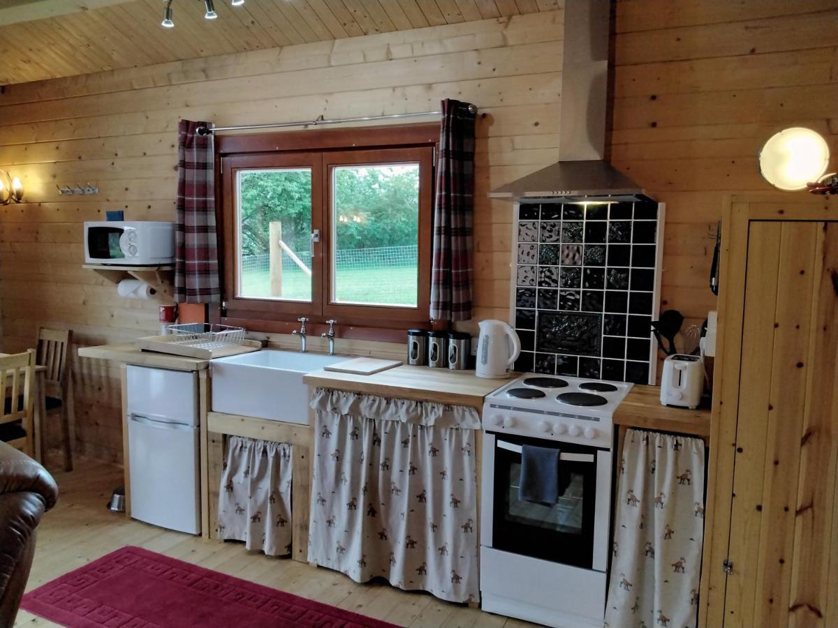 Cobblehouse Country Cabins No Trades Workers Villa Turriff Екстериор снимка